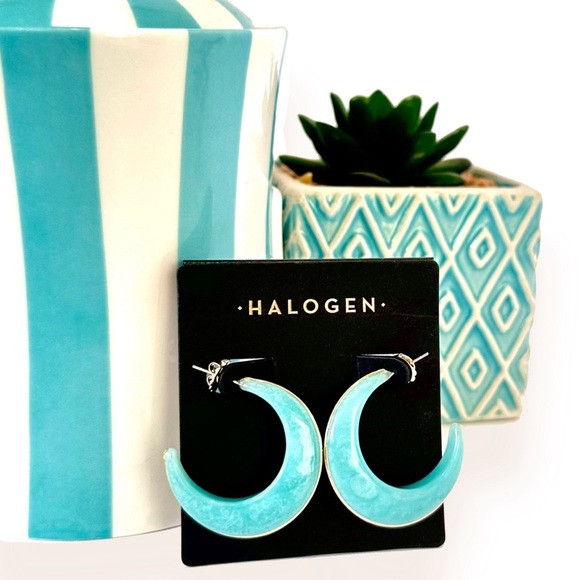 HALOGEN for Bloomingdale’s 2” Aqua Resin Crescents with Gold Trim NWT​ - Picture 1 of 6